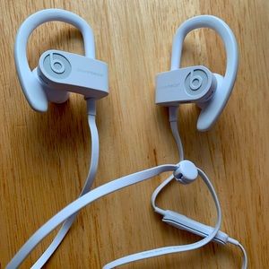 Beats by Dre- Powerbeats3 wireless headphones
